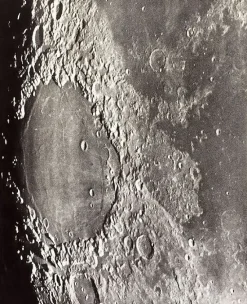 Sale Boutiques de musées Atlas photographique de la lune, Taruntius Mer des aises Macrobius (toiles sur châssis)