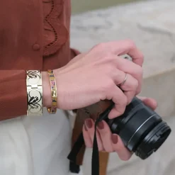 Boutiques de musées Bracelets-Bracelet jonc avec fermoir Roses - Château de Versailles