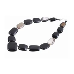 Boutiques de musées Colliers Et Pendentifs-Collier Galets en corne noire et marbrée