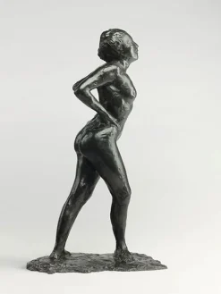 Boutiques de musées Panneaux Aluminium-Danseuse au repos les mains sur les reins, jambe droite en avant (panneaux aluminium)