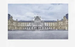 Boutiques de musées Paris Et Le Louvre|Créations Contemporaines-Estampe Le Louvre revu par JR, 20 juin 2016 © Pyramide, architecte I.M. Pei, musée du Louvre, Paris, France