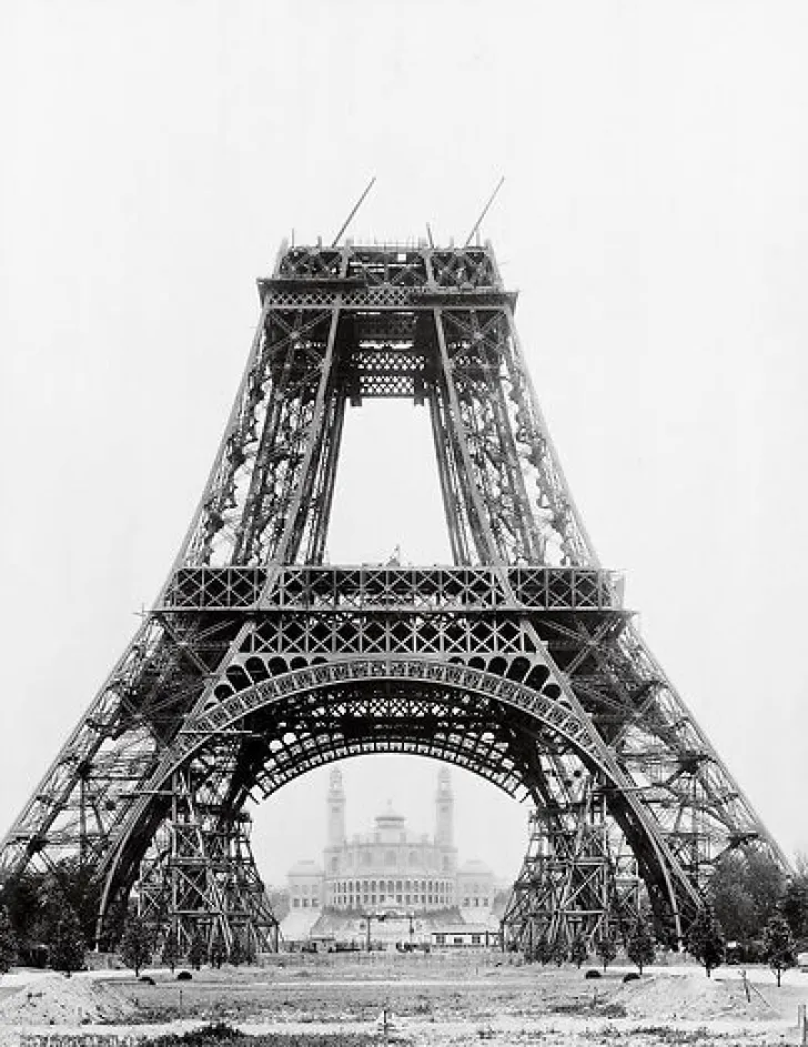 Hot Boutiques de musées La Tour jusqu'à la 2e plate-forme (panneaux acryliques)