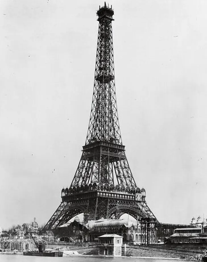 Sale Boutiques de musées La Tour jusqu'au 3e étage et le début du lanternon (panneaux acryliques)