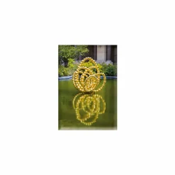 Boutiques de musées Magnets-Magnet Jean-Michel Othoniel - Gold Lotus, 2019 (in situ, vue serrée)