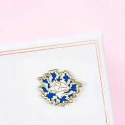 Outlet Boutiques de musées Pin's Pivoine