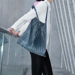 New Boutiques de musées Sac plissé Charcoal 50x42cm