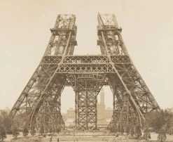 Boutiques de musées Affiches D'Art|Affiches D'Art Encadrées-Tour Eiffel : montage des piliers au-dessus du pilier du 1er étage (affiches d'art)